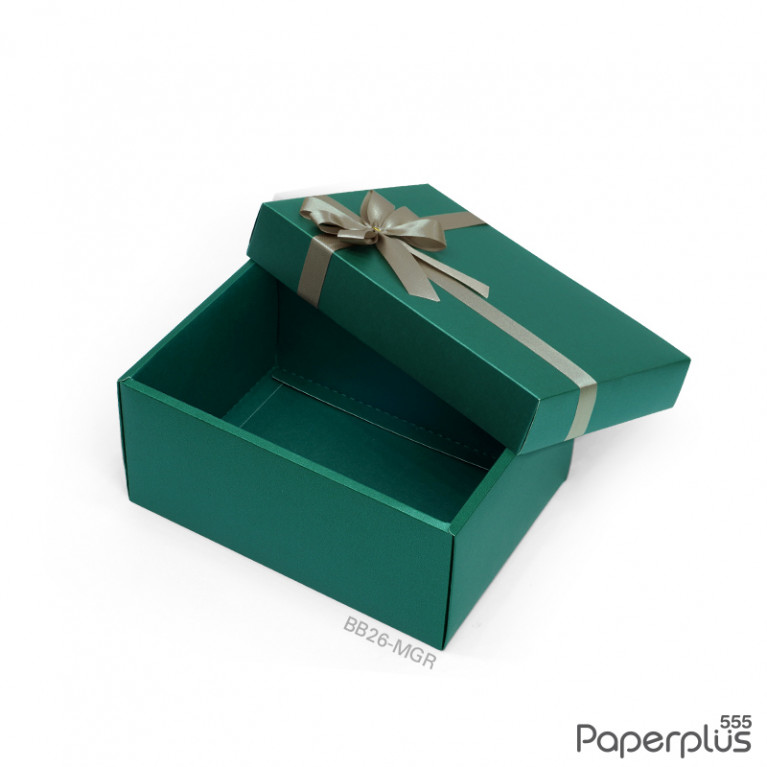 BB26-MGR กล่องของขวัญเมทัลลิค สีเขียวเข้ม 13.6x19.2x9 cm. หนา250แกรม (1ใบ)
