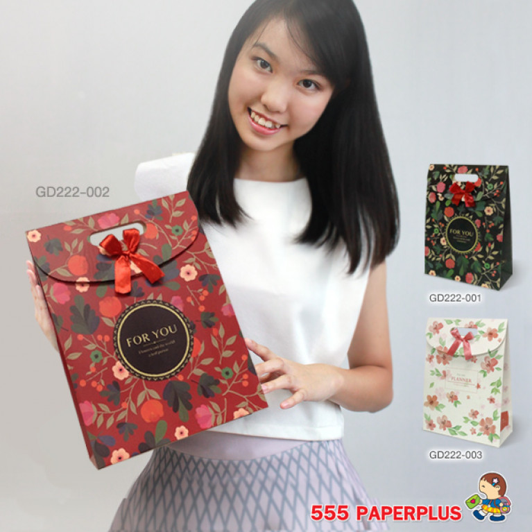 GD222-002 ถุงหูหิ้วของขวัญ 24 x 32 x 10.5 ซม. แดงลายดอก